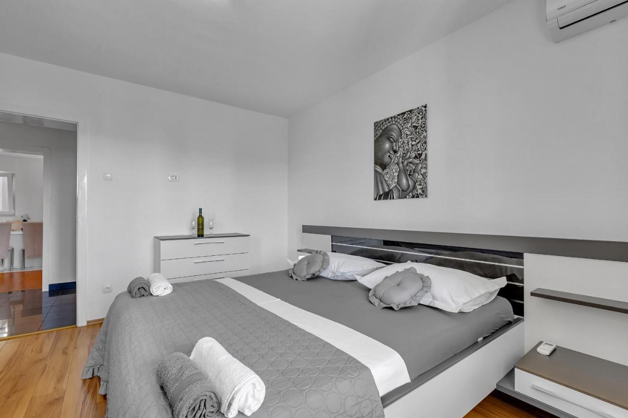 Ivo Apartment *